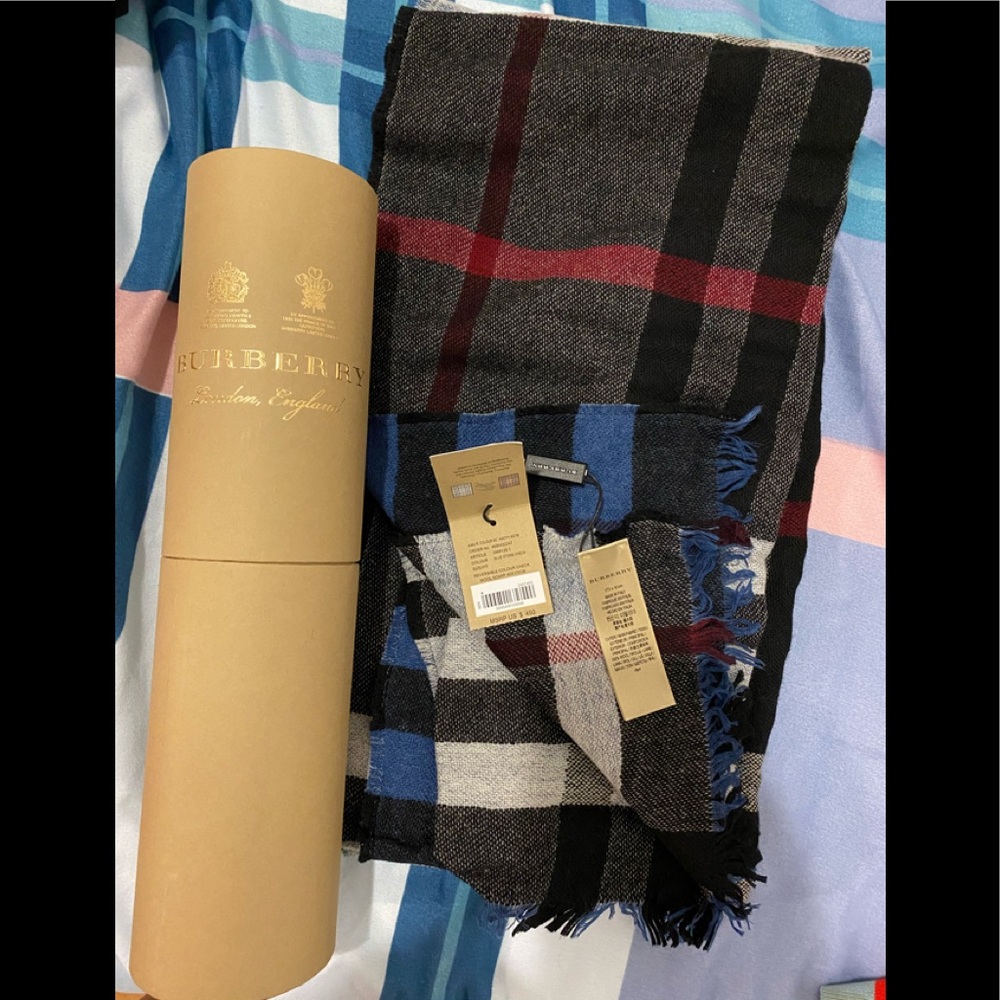 (NEW) Burberry Men scarf